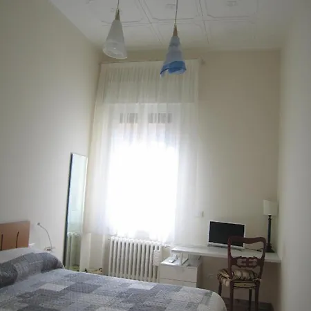 ベッド・アンド・ブレックファスト B＆b メルクリオ ボローニャ
